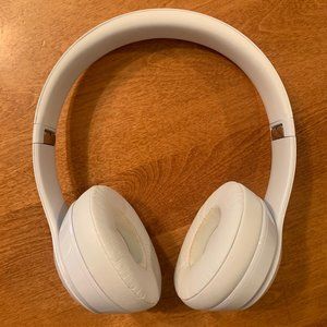 Beat By Dr. Dre Beats Solo 3 Wireless Headphones